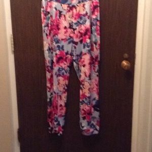 KATE AND MALLORY FLORAL PRINT BANDED LEG PANTS EUC
